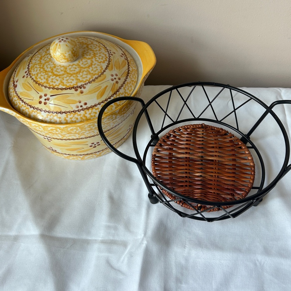 Yellow Floral Temptations Ceramic Casserole Dish with Metal Holder - Picture 3 of 4